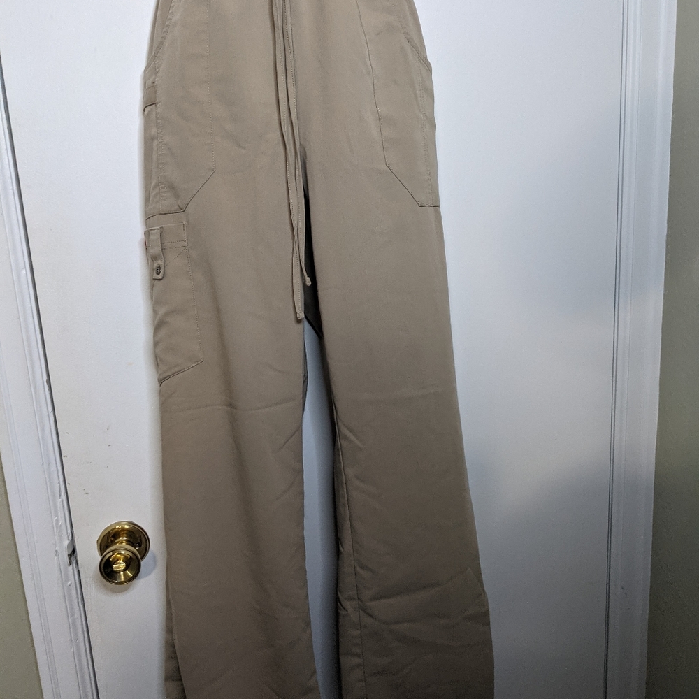 size medium beige scrub pants